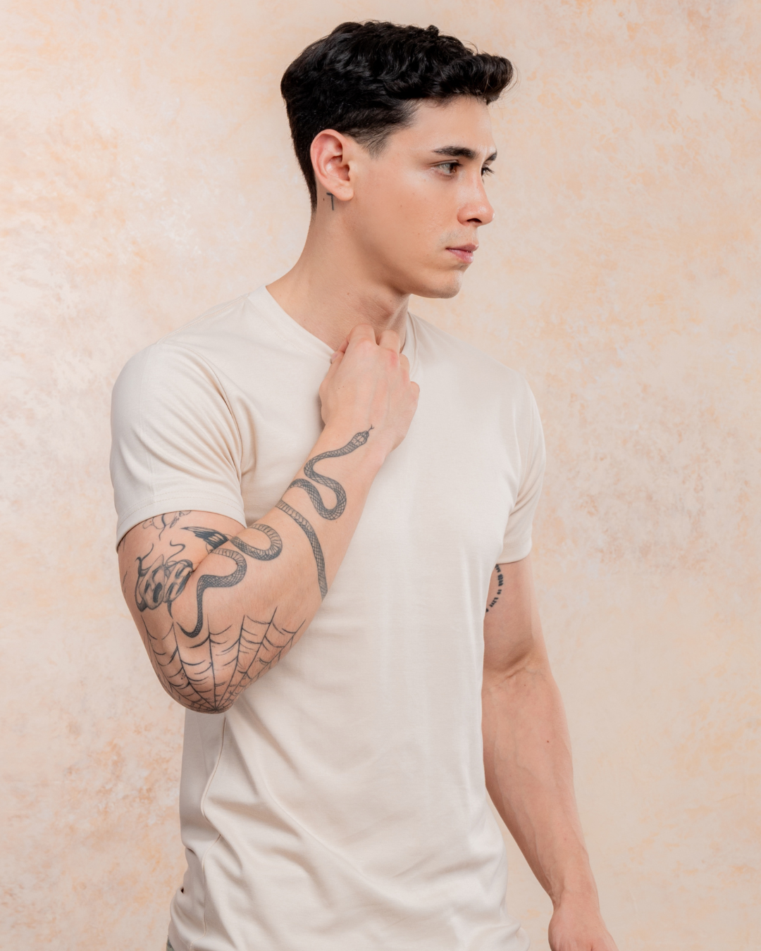 Polo Básico Cuello V – Algodón Pima
