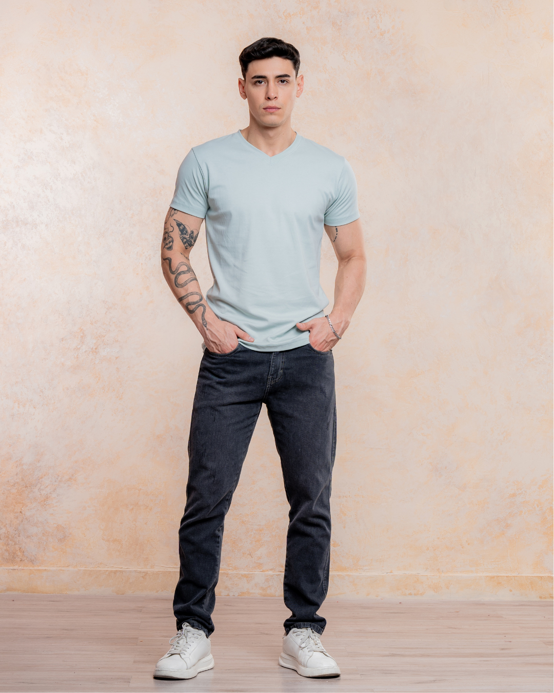 Polo Básico Cuello V – Algodón Pima